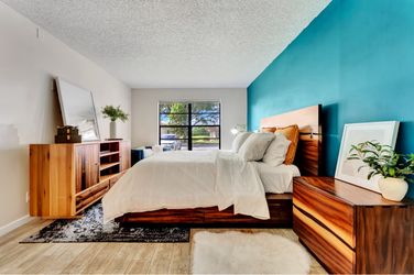 Reclaimed Wood Bedroom Set – Bed, Nightstands, Dresser & Mirror