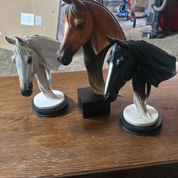 Horse Statues 