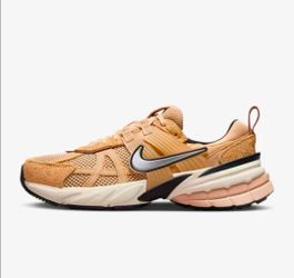 Nike V2K Sneaker Size Mens 8 New