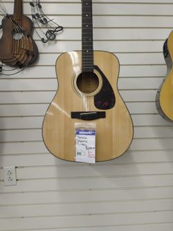 Yamaha Acoustic Guitar 
