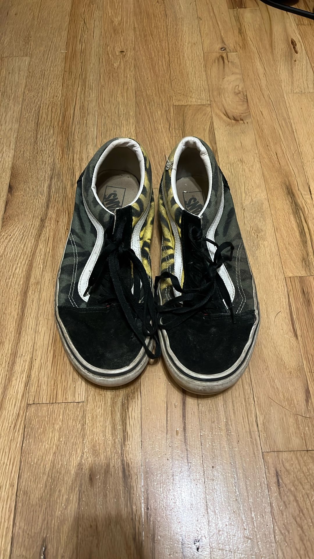 Low Top tie dye vans