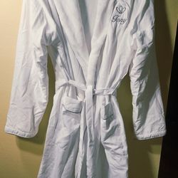 WHITE COZY BATHROBE
