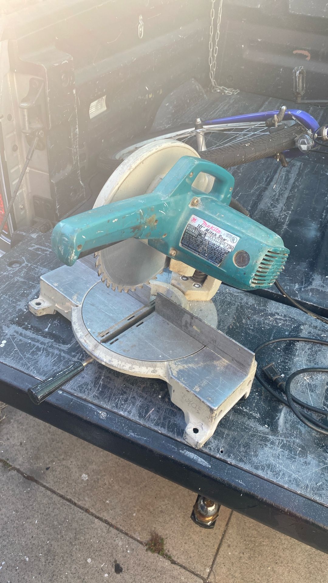 Vintage 10”” Makita Miter Saw with 40 tooth Carbide Blade
