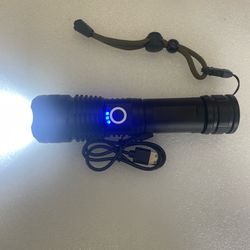 LED Torch Flashlight with Zoom. 3000 Lumens