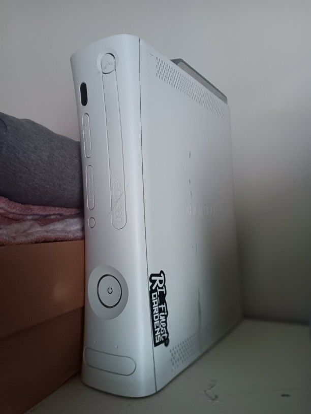 Xbox 360 With Controller