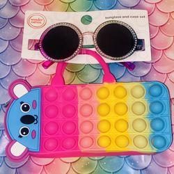 GIRLS✨🌼COLORFUL🌈BRIGHT✨CIRCLE SHAPED🎨RHINESTONES🌟✨SUNGLASSES🕶️W FIDGET💙🌈PLUSH ANIMAL CASE SET