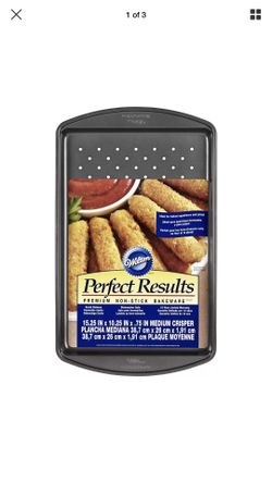 Wilton medium crisper pan