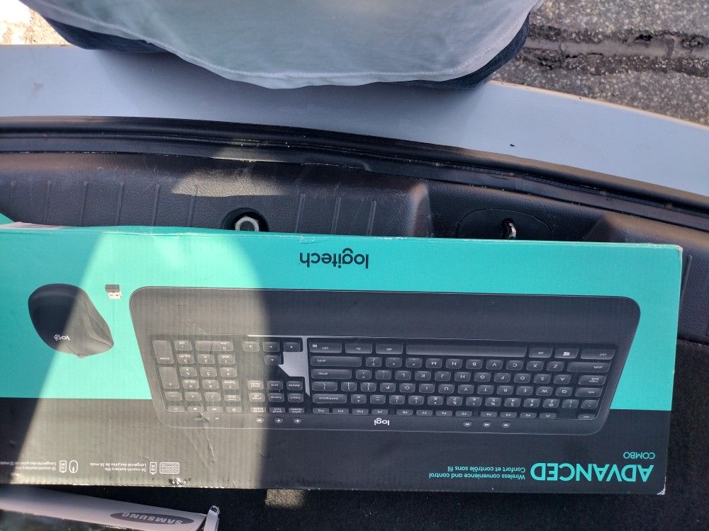 WIRELESS KEYBOARD