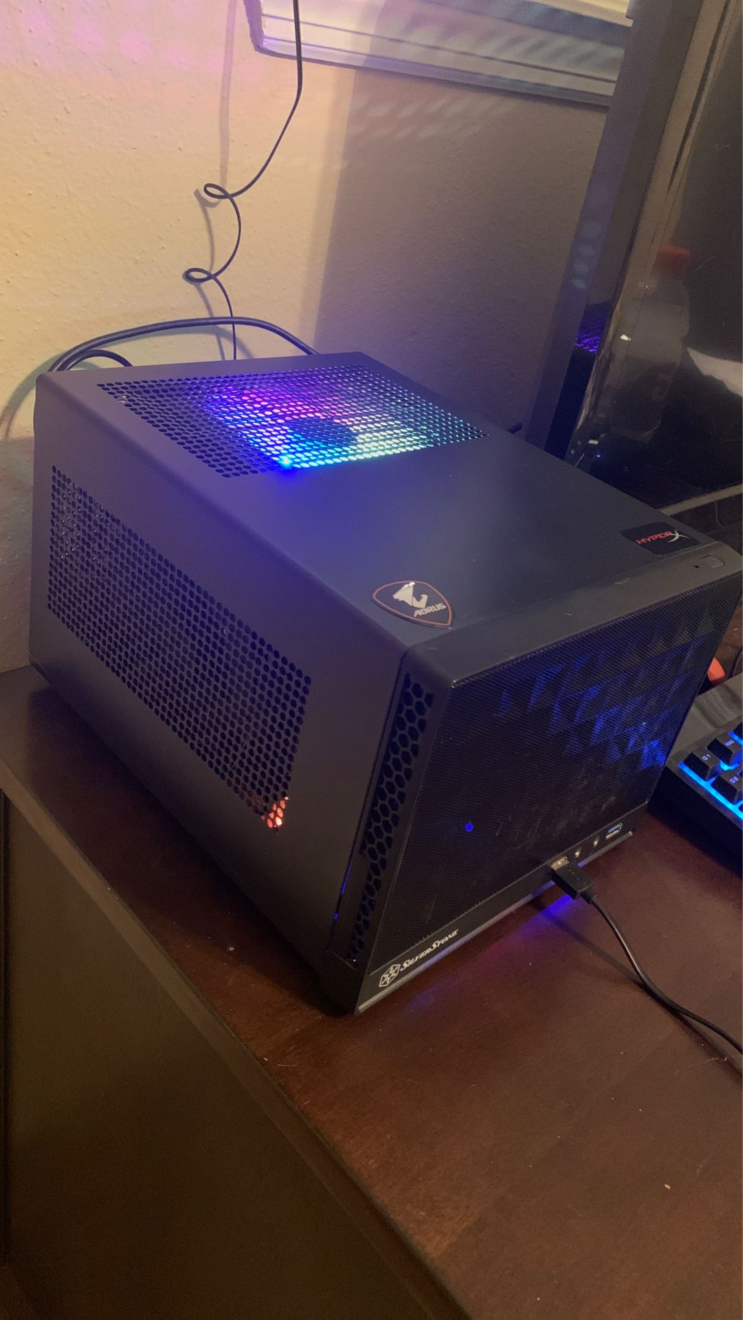Mini-ITX Gaming PC w/ Peripherals