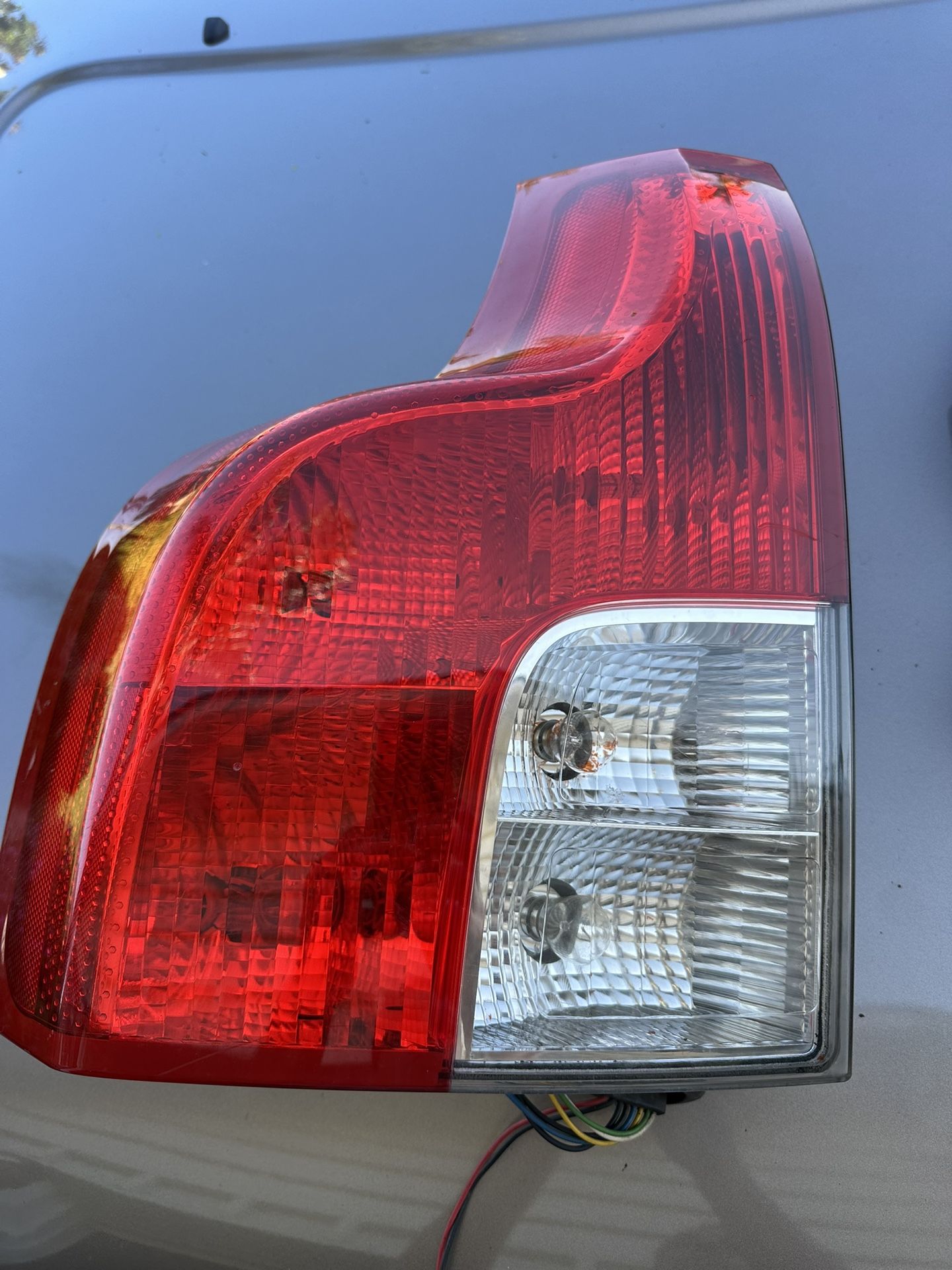 2008 Volvo XC 90 Driver Side Read Brake Light Lower Assembly