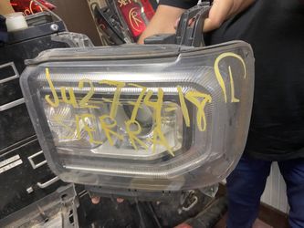 12-18 Sierra Hid LH Headlight Used