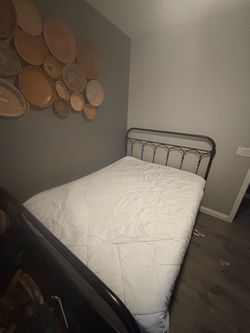 Black Queen metal  bed frame and mattress