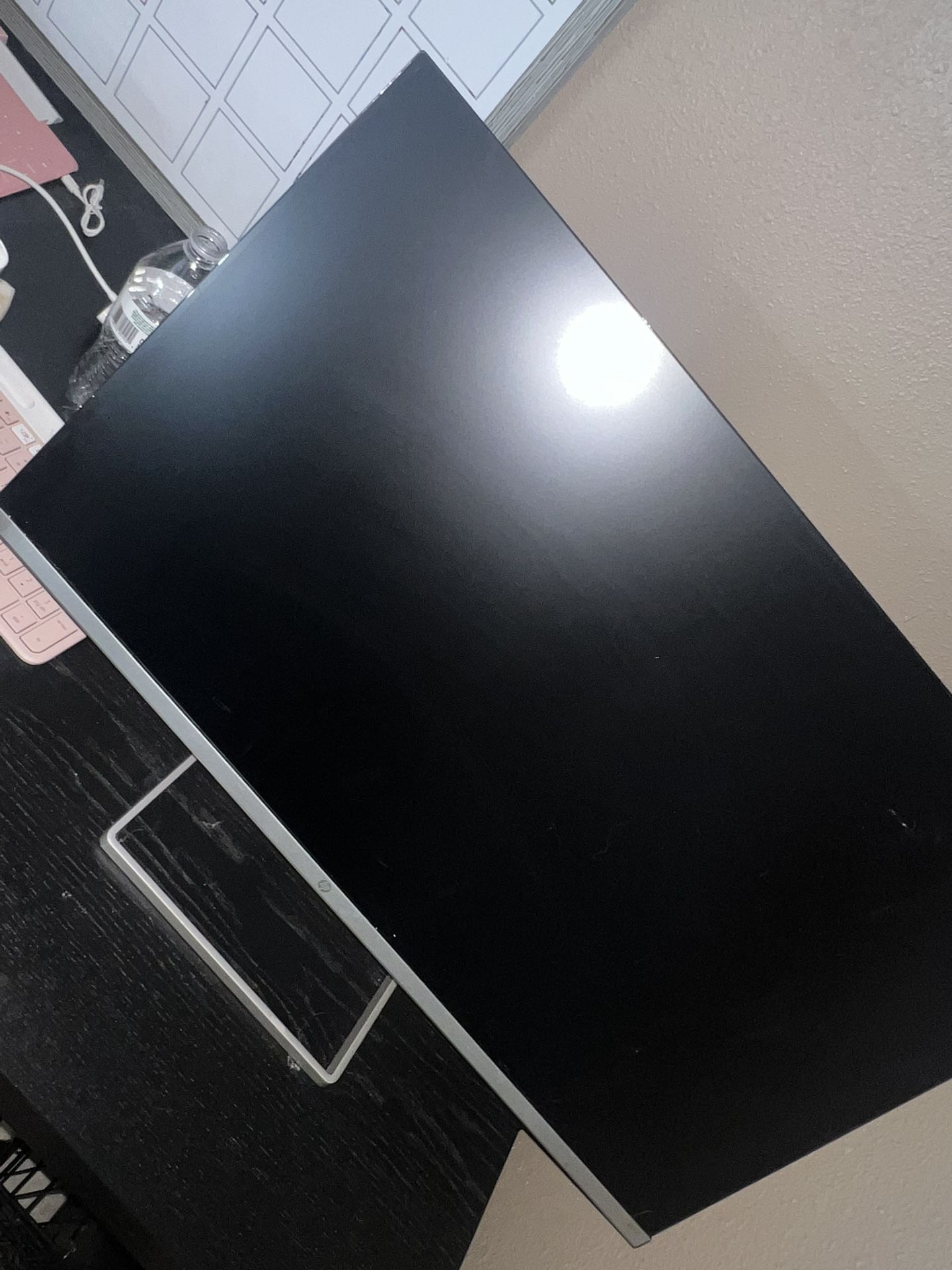 27-inch Diagonal FHD Monitor/Moniteur FHD diagonale 68,6 cm