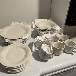 Plates Set