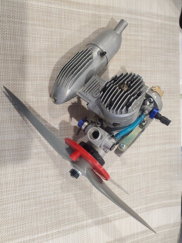 RC Airplane Evolution Nitro engine w/ Apex prop 10x6 for Sale in City ...