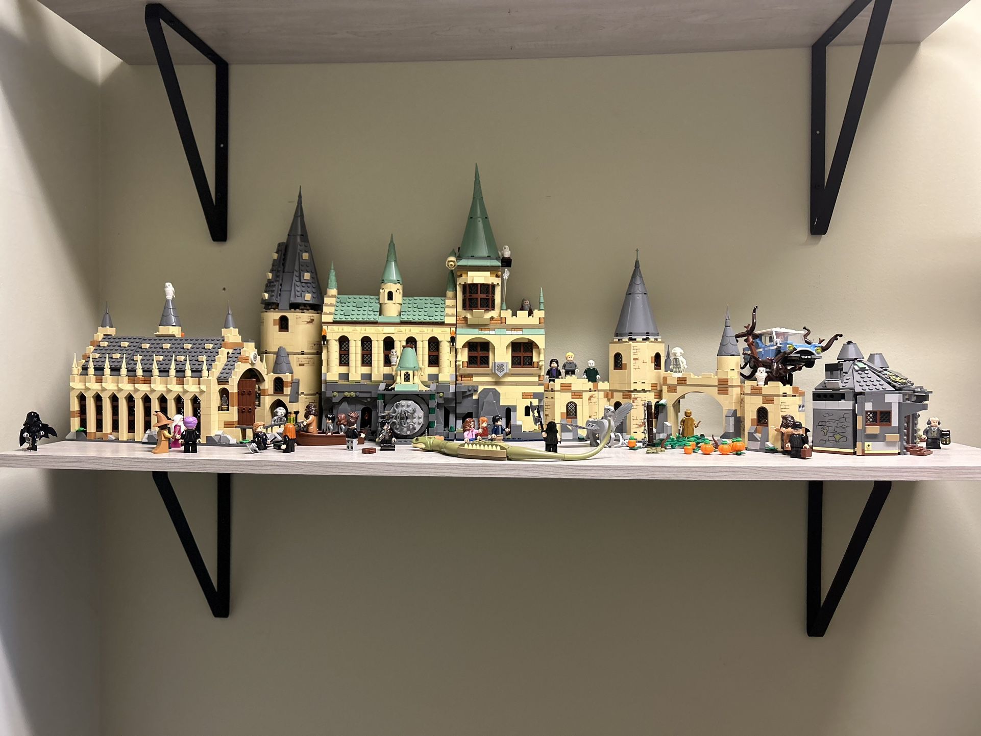 Lego Harry Potter Sets Combined (4 Sets, 35+ Mini Figures)