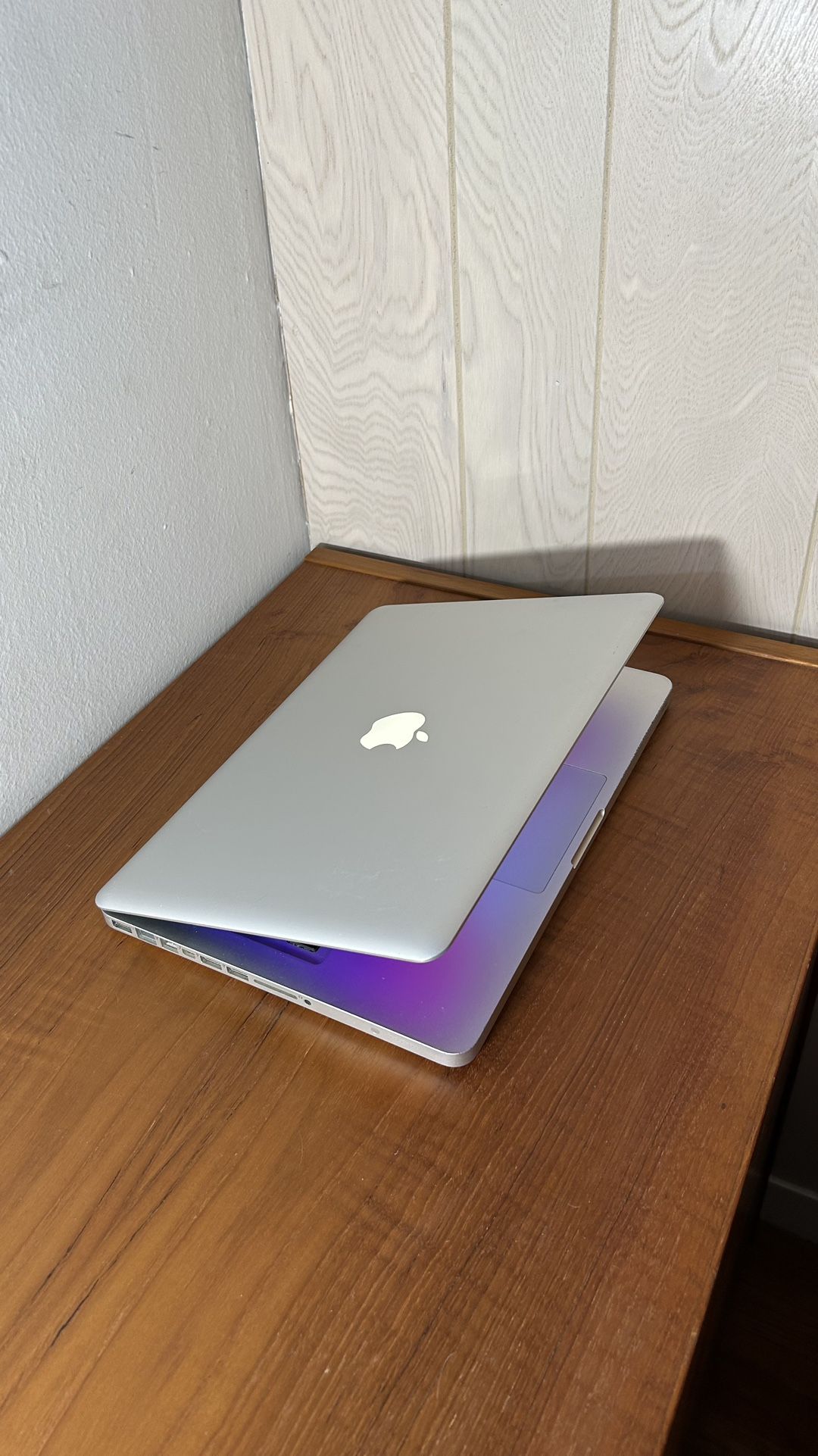 Apple MacBook Pro 13” I5/8GB/256GB SSD $150