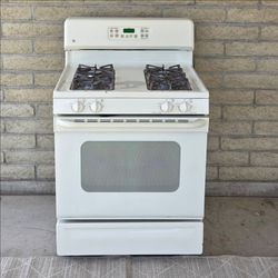 GE FREESTANDING GAS RANGE 4.8 cu ft OVEN STOVE HOME KITCHEN MAJOR APPLIANCE