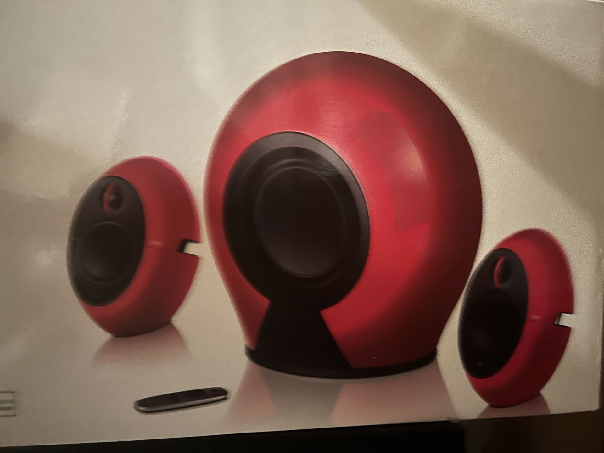 Edifer Luna e235 Red Bluetooth Speakers