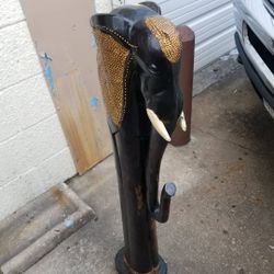 Elephant King Sculpture $50 (Good Condition)