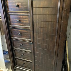 Gentlemen’s Chest $300