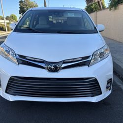 2020 Toyota Sienna Le 