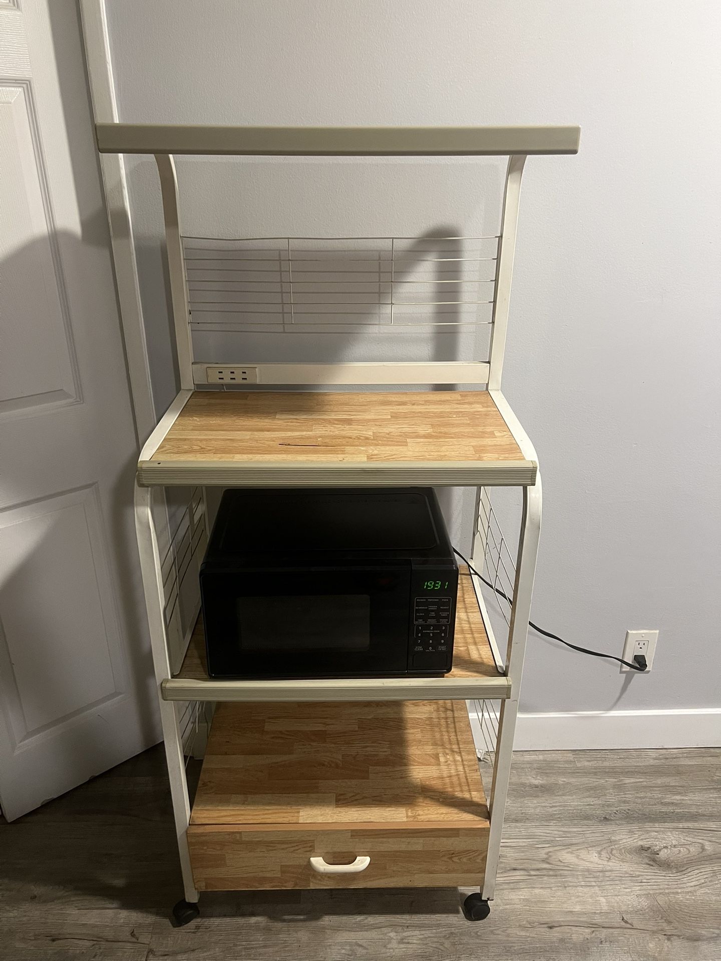 Kitchen storage on wheels