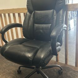 Black Desk Chair