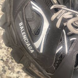 Balenciaga tracks white laces