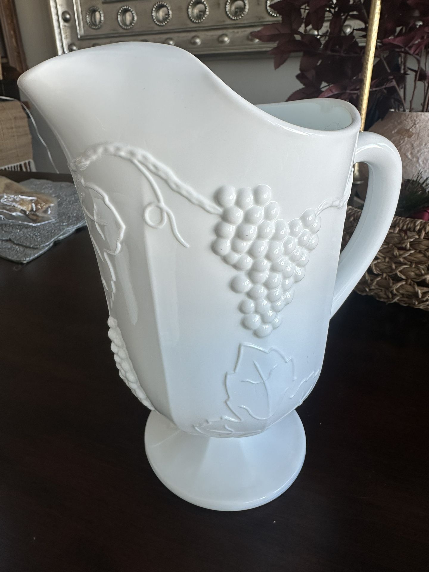 COLONY HARVEST MILK GLASS PITCHER WITH 5 MATCHING CUPS