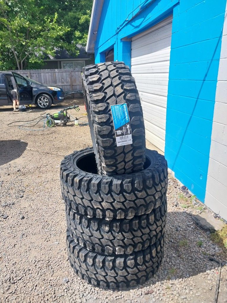33/12.50/24 GLADIATOR X-COMP M/T