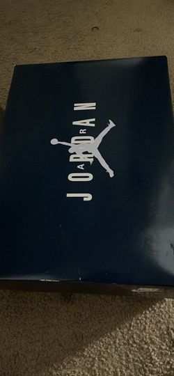 Jordan 11 low top MISSING LACES FOR 1 shoe