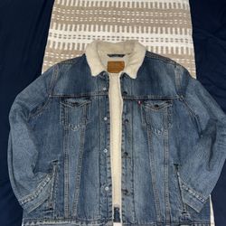 Levi’s Sherpa-Lined Trucker Jacket