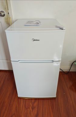 Midea 3.1 CU ft Ref