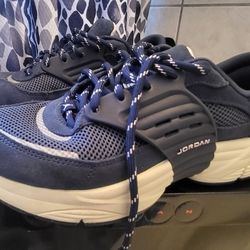 Jordan Trunner O/S  10.5