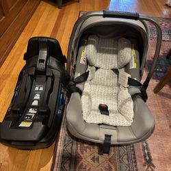 Nuna Pipa Lite Car Seat And Base 