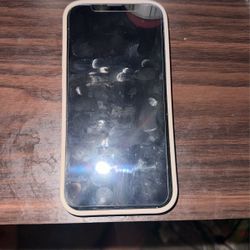 iPhone 13 (NO LOW BALLERS)