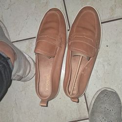 Women's Vionic Camel Loafers Size 12 Like New