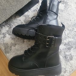 New Boots Size 8