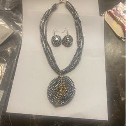 Set De Collar Y Aretes