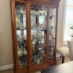 Curio/china Cabinet (lighted)
