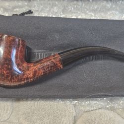 Alfred Dunhill's The White Spot Amber Root Curved Pipe 3102 (2018)