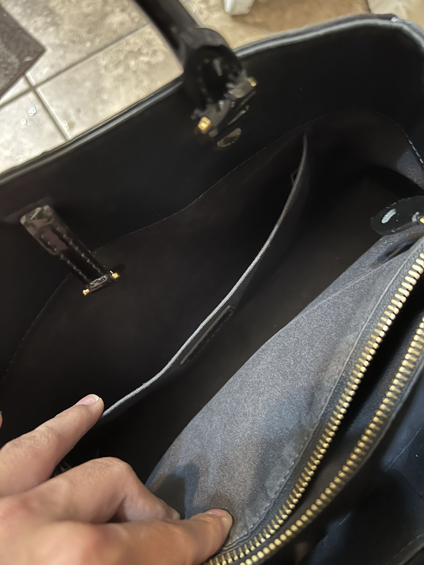 Outdoor cloth handbag Louis Vuitton Black in Cloth - 25285861