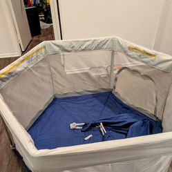 Pack 'n Play® LiteTraveler™ LX Playard
Color: Canyon