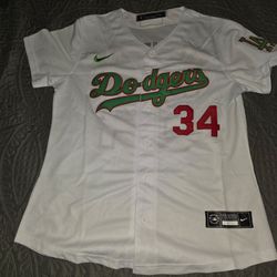 Womens Fernando Valenzuela White Hertiage jerseys sizes extra small, small, medium, large , XL