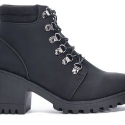 Dirty Laundry Iggy Lace Up Combat Women's Boots. Size 8 Black 3" Heel
