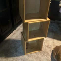 3 wood floating cube