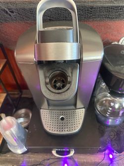 Keurig Single-Serve Coffee Maker and coffee pod holder