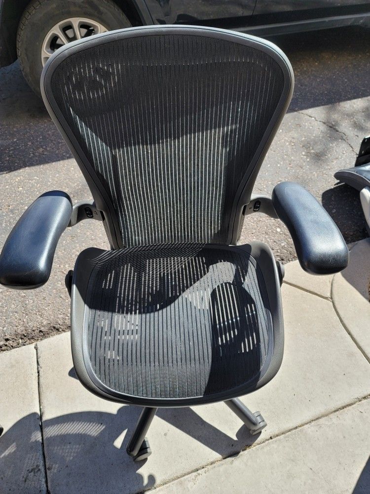 Herman Miller Aeron Office Desk Chairs 