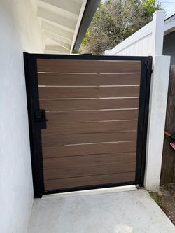 Gate
